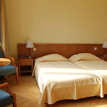 Le Cenacle Hotel