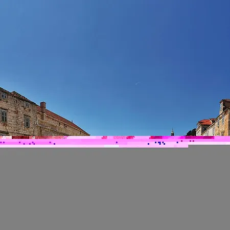 レ セナクル